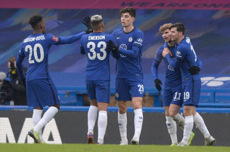 TA：纽卡继续在欧冠中高歌猛进；丹-伯恩的头球破门无与伦比